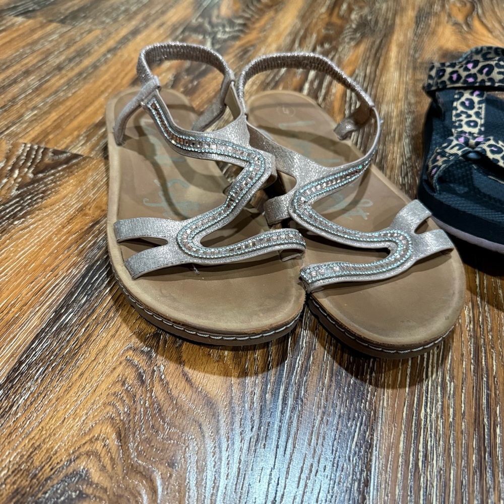 Girls Size 4 Rose Gold Beaded Sandals & Black Leopard-Print Shoes Big Kids - Picture 6 of 6